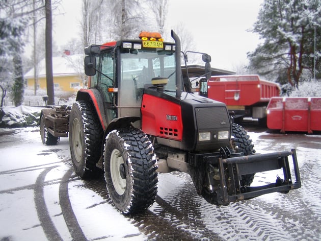 Alliance_Multiuse_550_on_Red_Tractor.jpg