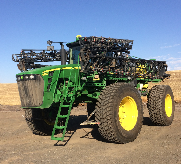 John Deere 4930 Sprayer with Alliance 550 Multiuse Tires